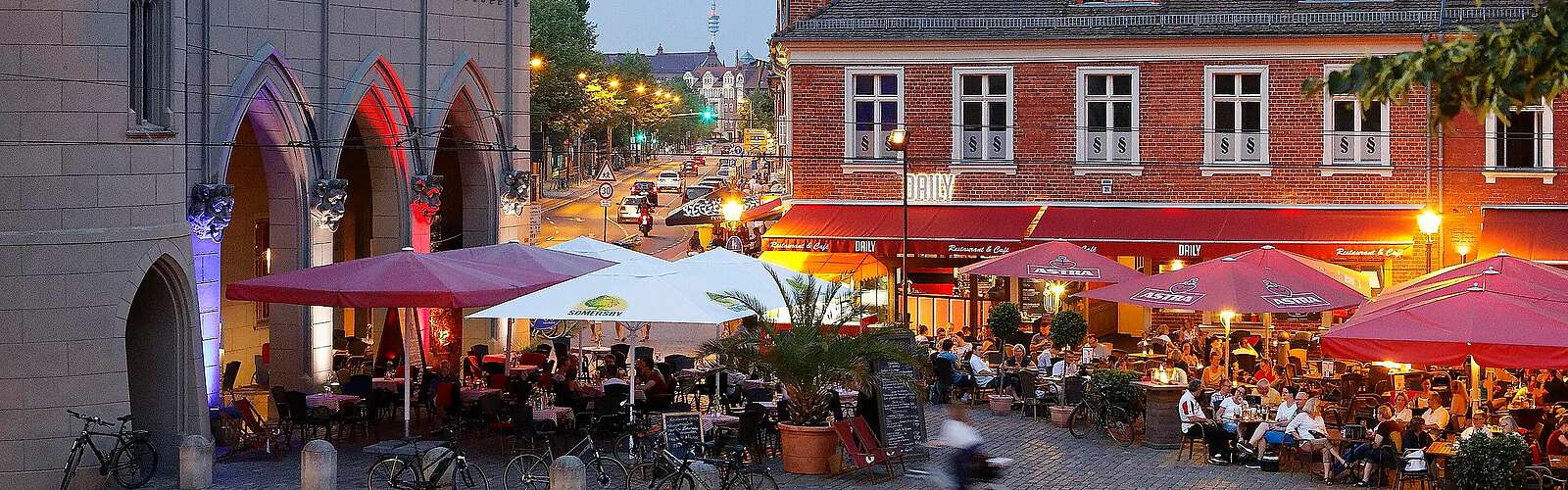 Platz vor dem Nauener Tor,
            
        
                
                
                    Foto: André Stiebitz